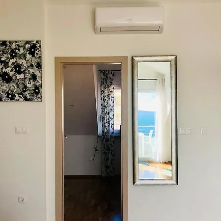 Dani Sea & Pool トロギール