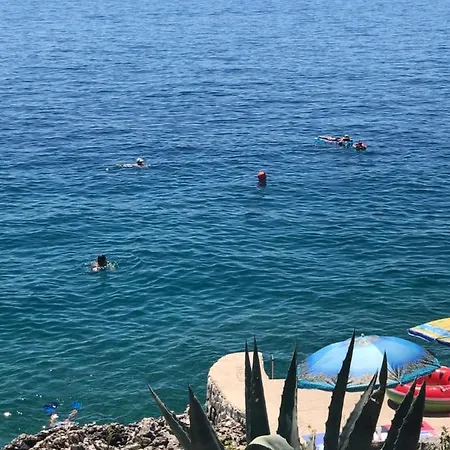 Dani Sea & Pool 公寓 *