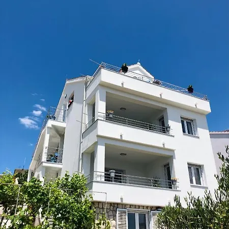 Dani Sea & Pool アパート