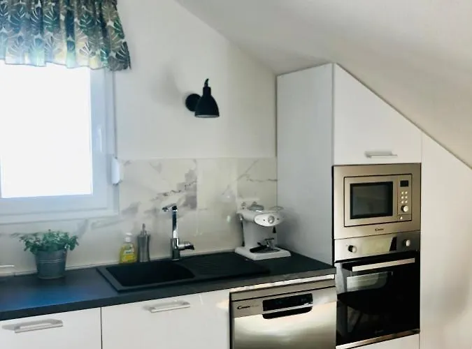 Διαμέρισμα Dani Sea & Pool Τρογκίρ