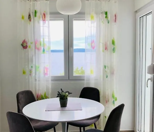 Апартаменты Dani Sea & Pool