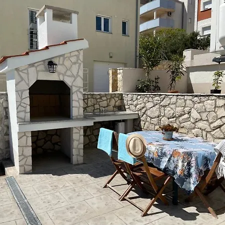 Διαμέρισμα Dani Sea & Pool Τρογκίρ