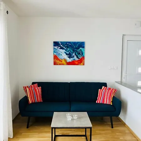 Dani Sea & Pool Apartman